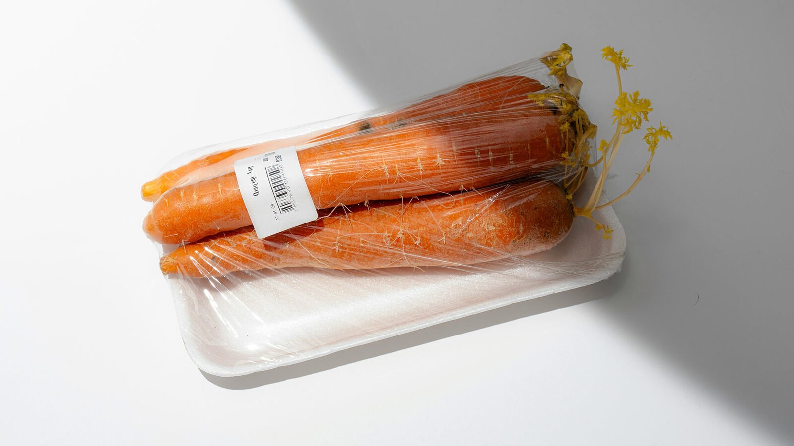 Prohibited: Vegetables under 1.5 kg in disposable packaging Carrots in disposable plastic packaging