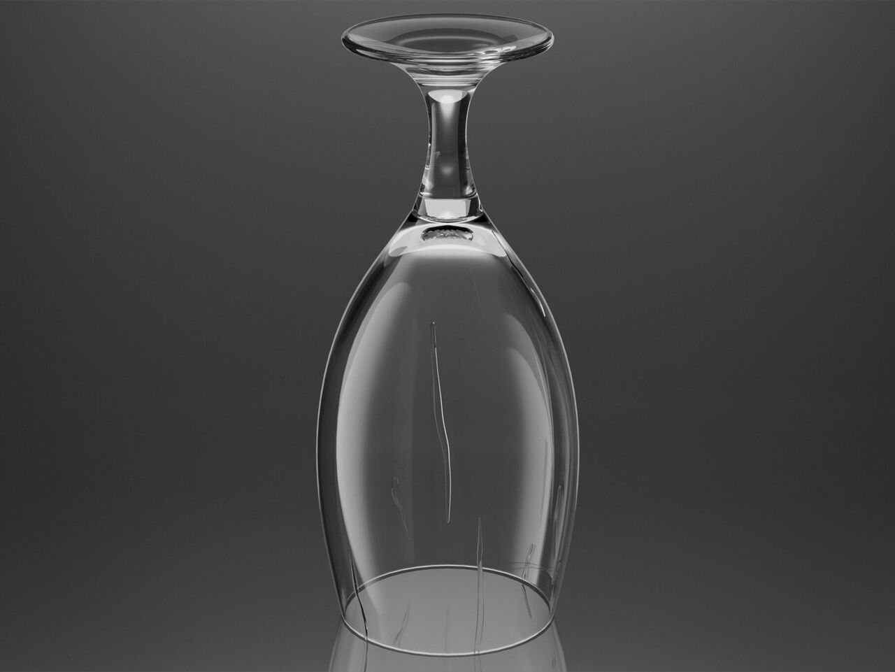 Professionell gespültes Bierglas: mit sauber ablaufendem Wasserfilm Hand hält ein frisch gespültes Bierglas, auf dem der geschlossene Wasserfilm sauber abläuft