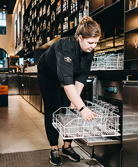 Winterhalter Glasswashing Case Study Restaurant Giuliano Glasswasher with rack Winterhalter Glasswashing Case Study Restaurant Giuliano Glasswasher with rack