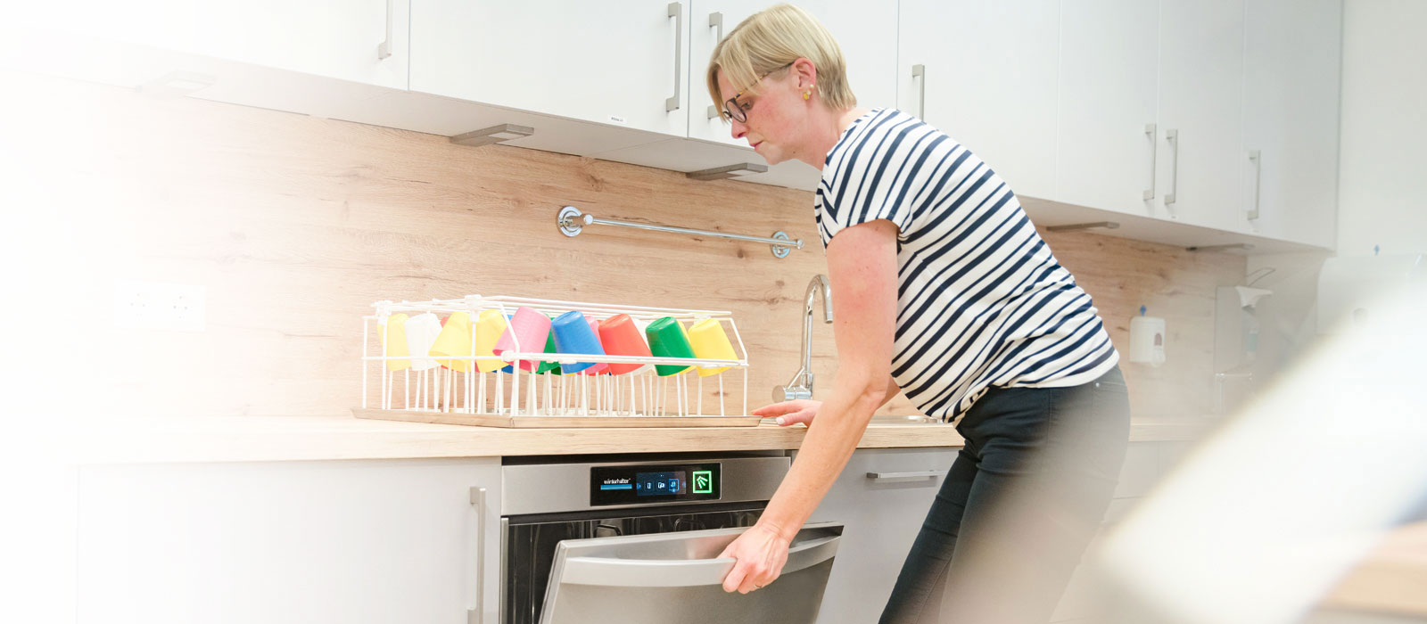 幼稚園におけるプラスチック製コップの洗浄 幼稚園におけるプラスチック製コップの洗浄